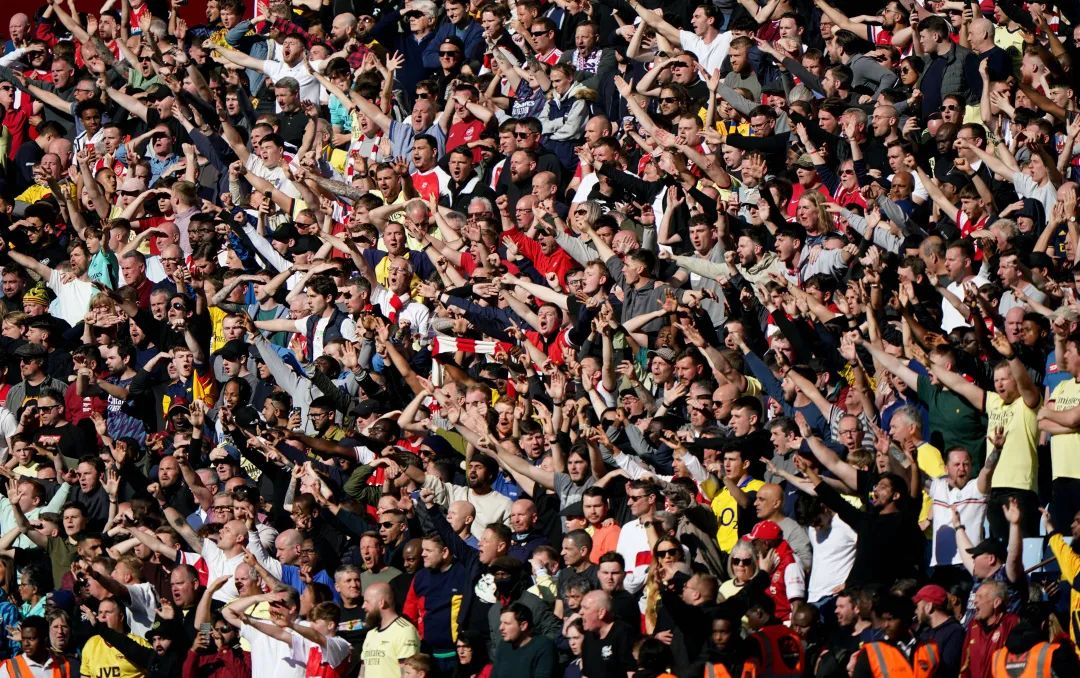 两位球员在 两位球员在